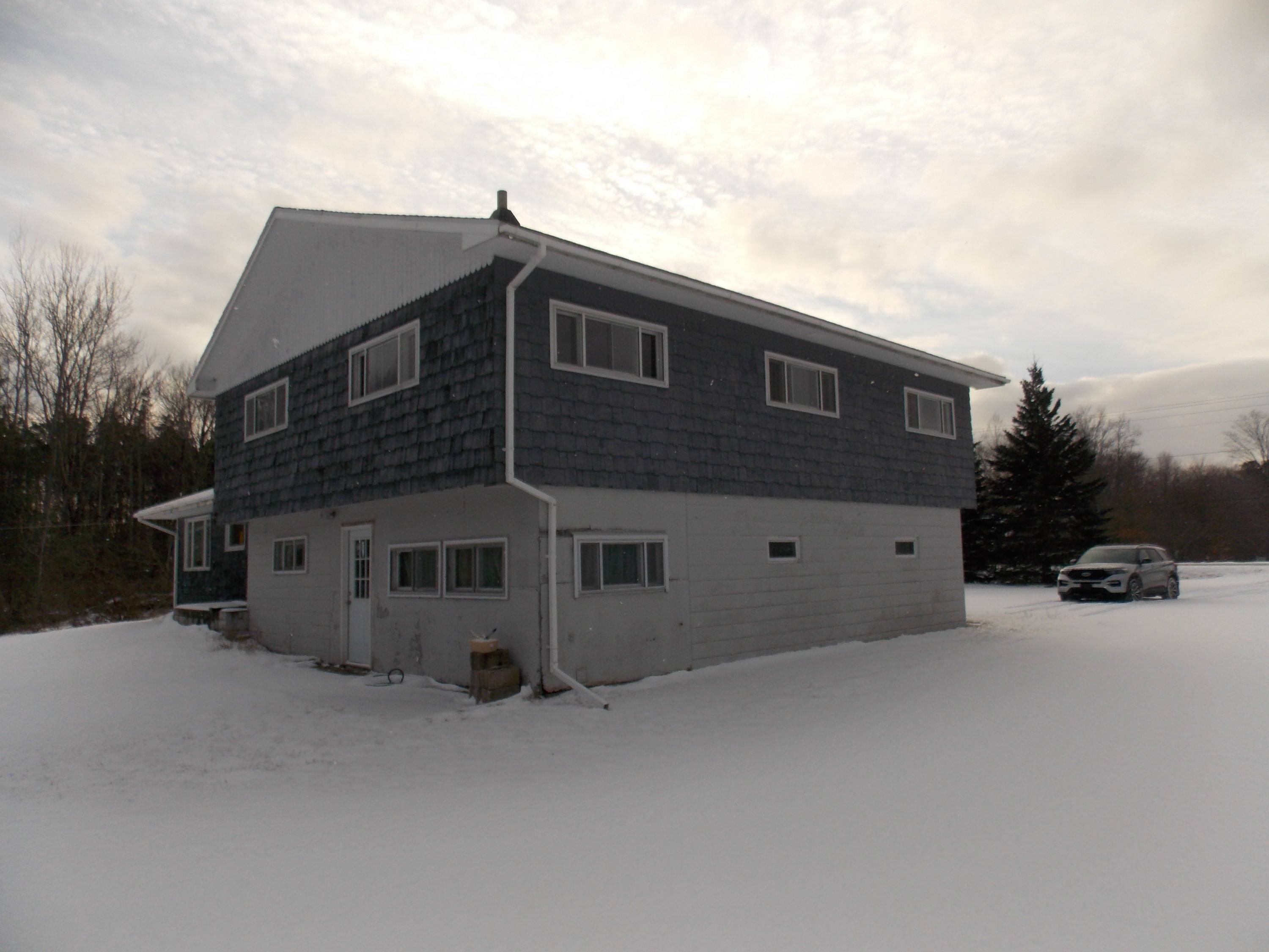 10980 North Black River Road Cheboygan, MI 49721 - Photo 8 of 42 Gallery Image 8