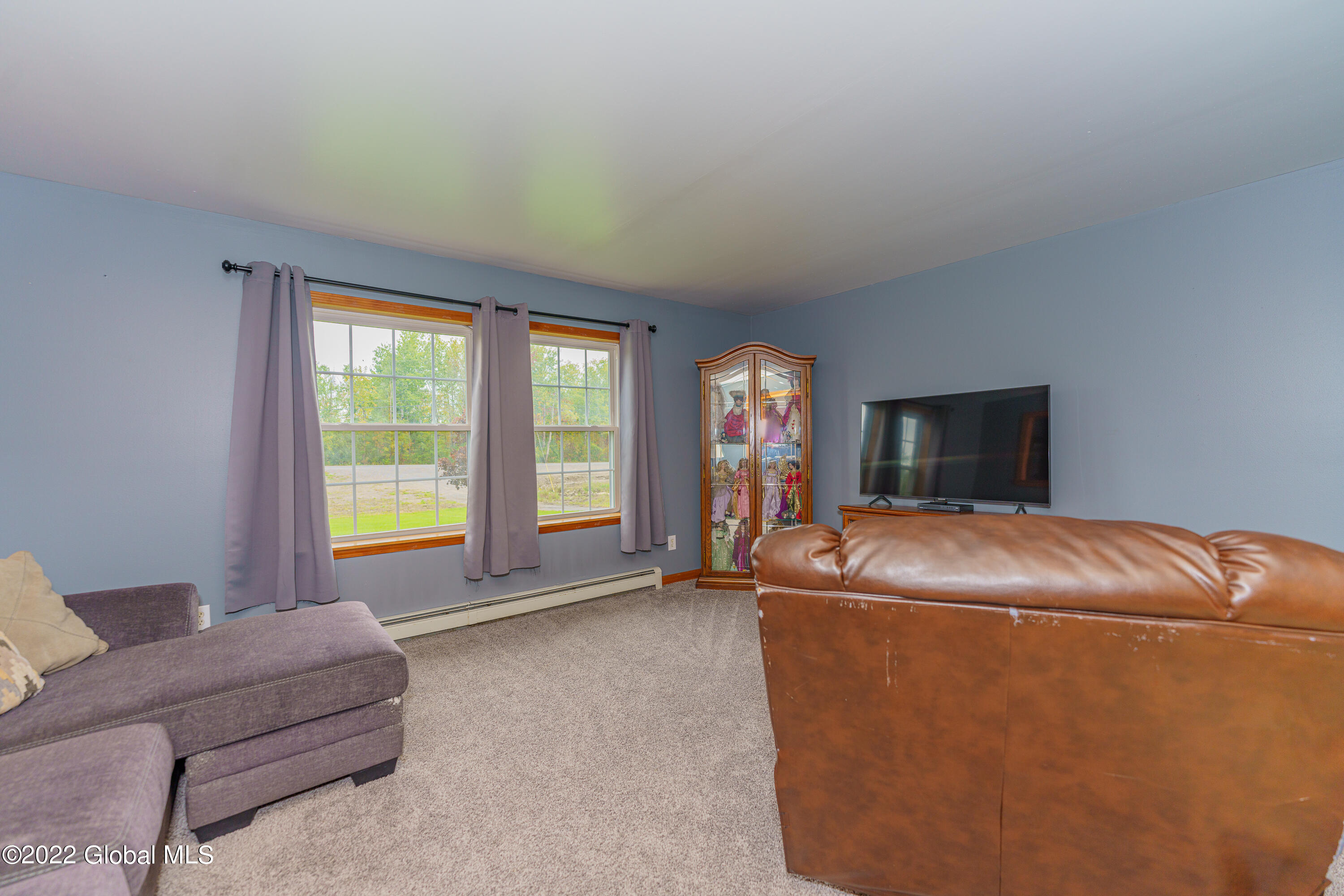984 Westfall Road Wright, NY 12053 - Photo 6 of 30 1 Livingroom 1
