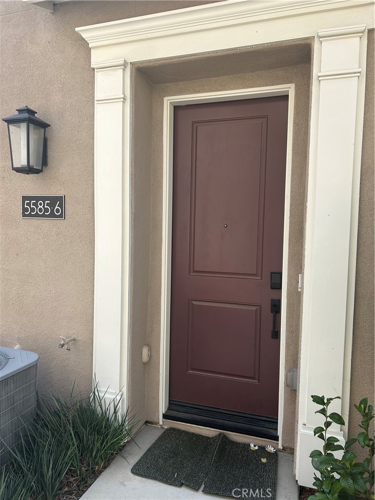 5585 Kate Way, Unit 6 Fontana, CA 92336 - Photo 2 of 22