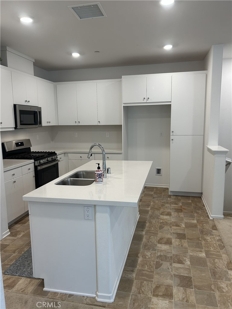 5585 Kate Way, Unit 6 Fontana, CA 92336 - Photo 8 of 22