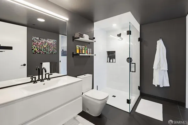 a very nice looking room with a mirror