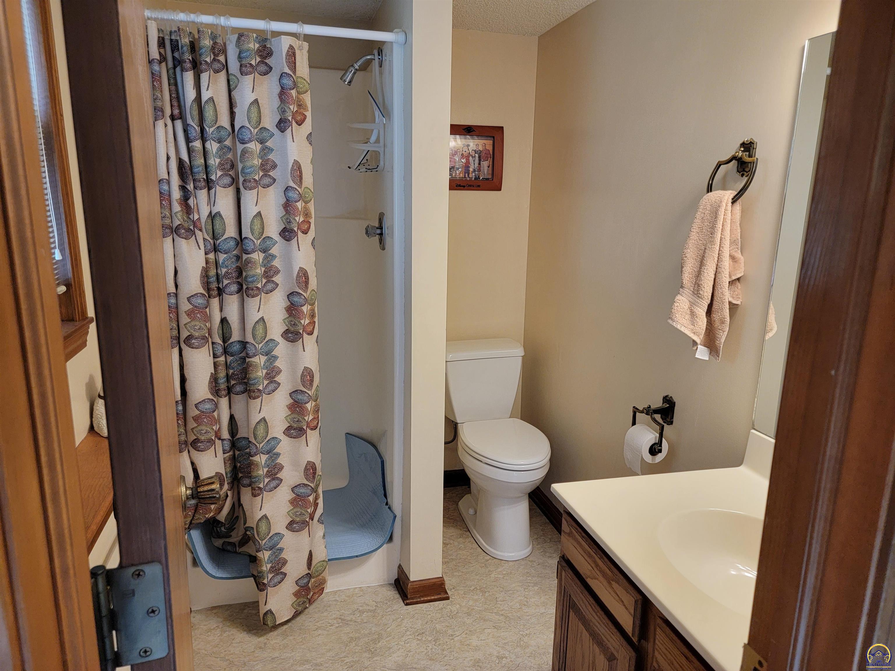2002 Schaeffer Way Emporia, KS 66801 - Photo 24 of 28