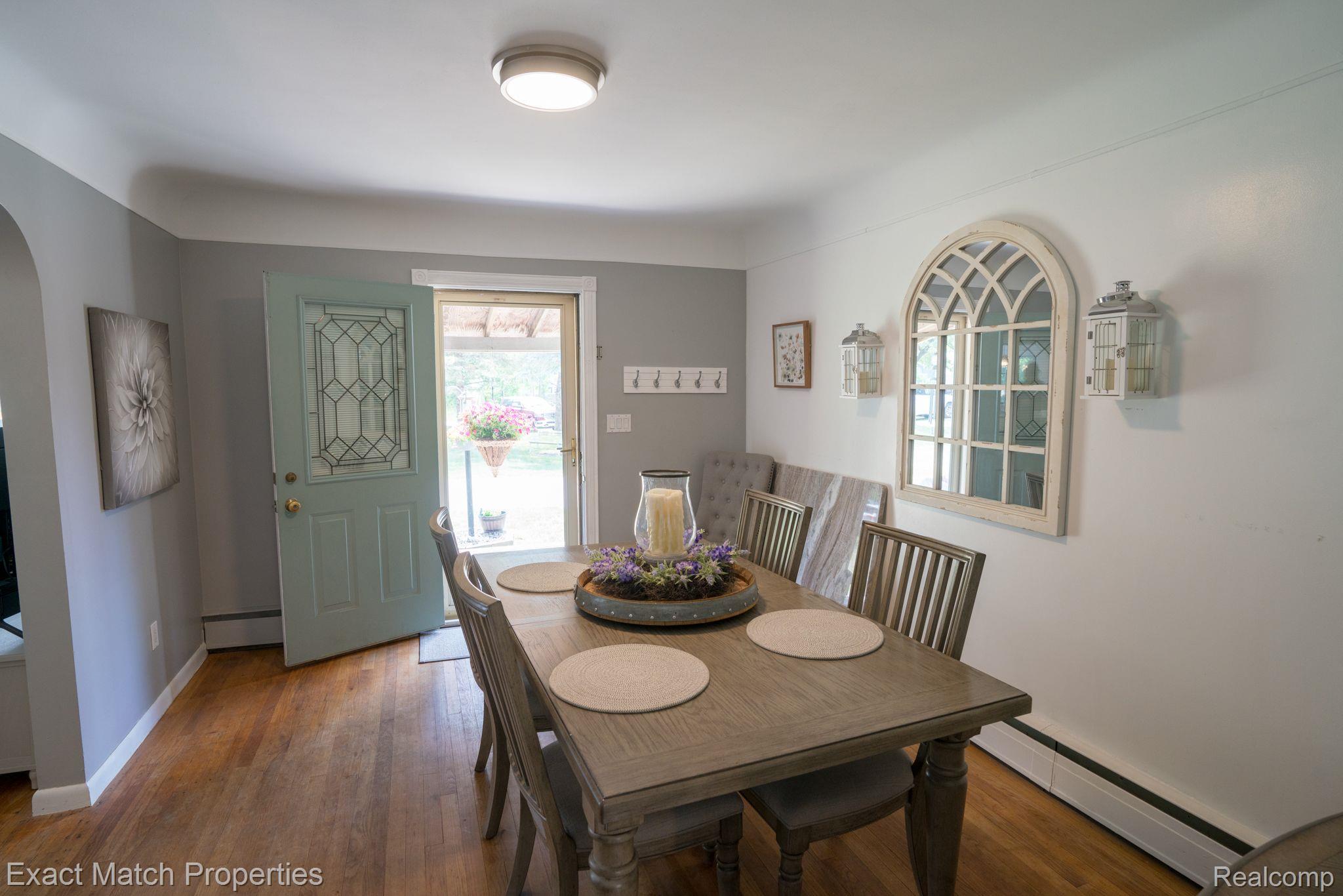 3916 Gregory Road Lake Orion, MI 48359 - Photo 6 of 36 Dining Room with natural hardwood floors...