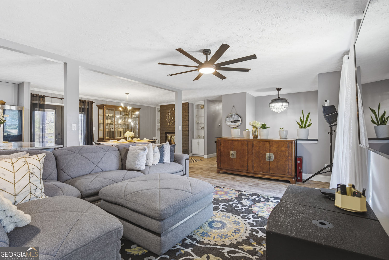 2470 Northbrook Road Snellville, GA 30039 - Photo 4 of 29 Living Room