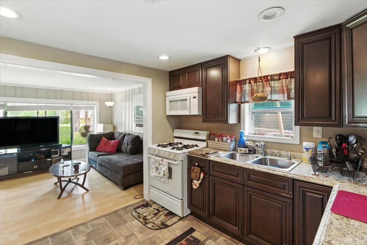 33070 North Ridge Road Grayslake, IL 60030 - Photo 5 of 24 Gallery Image 5