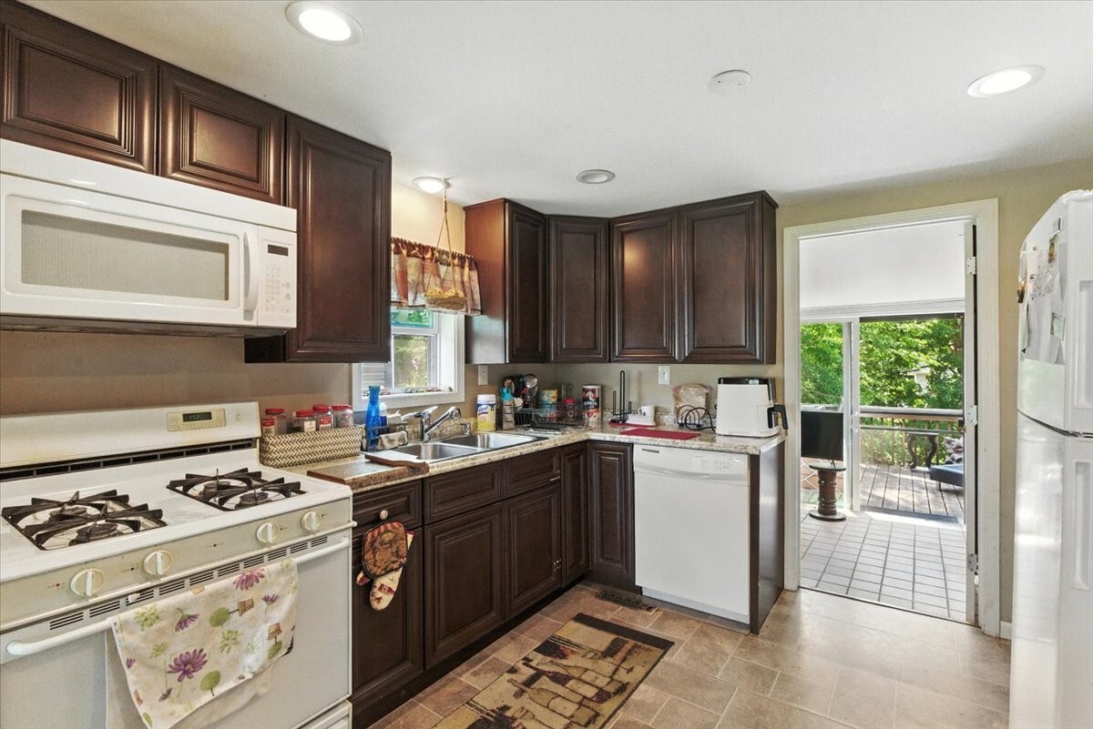 33070 North Ridge Road Grayslake, IL 60030 - Photo 6 of 24 Gallery Image 6