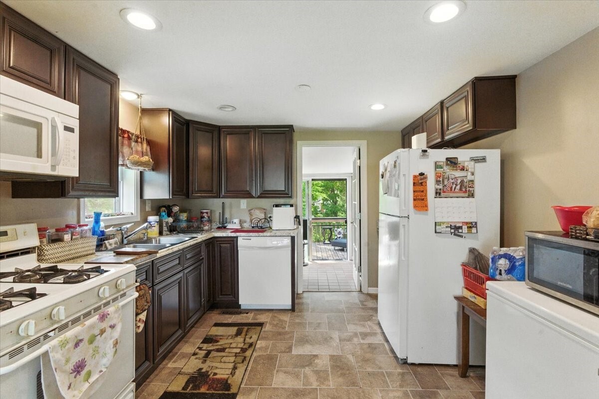 33070 North Ridge Road Grayslake, IL 60030 - Photo 7 of 24 Gallery Image 7