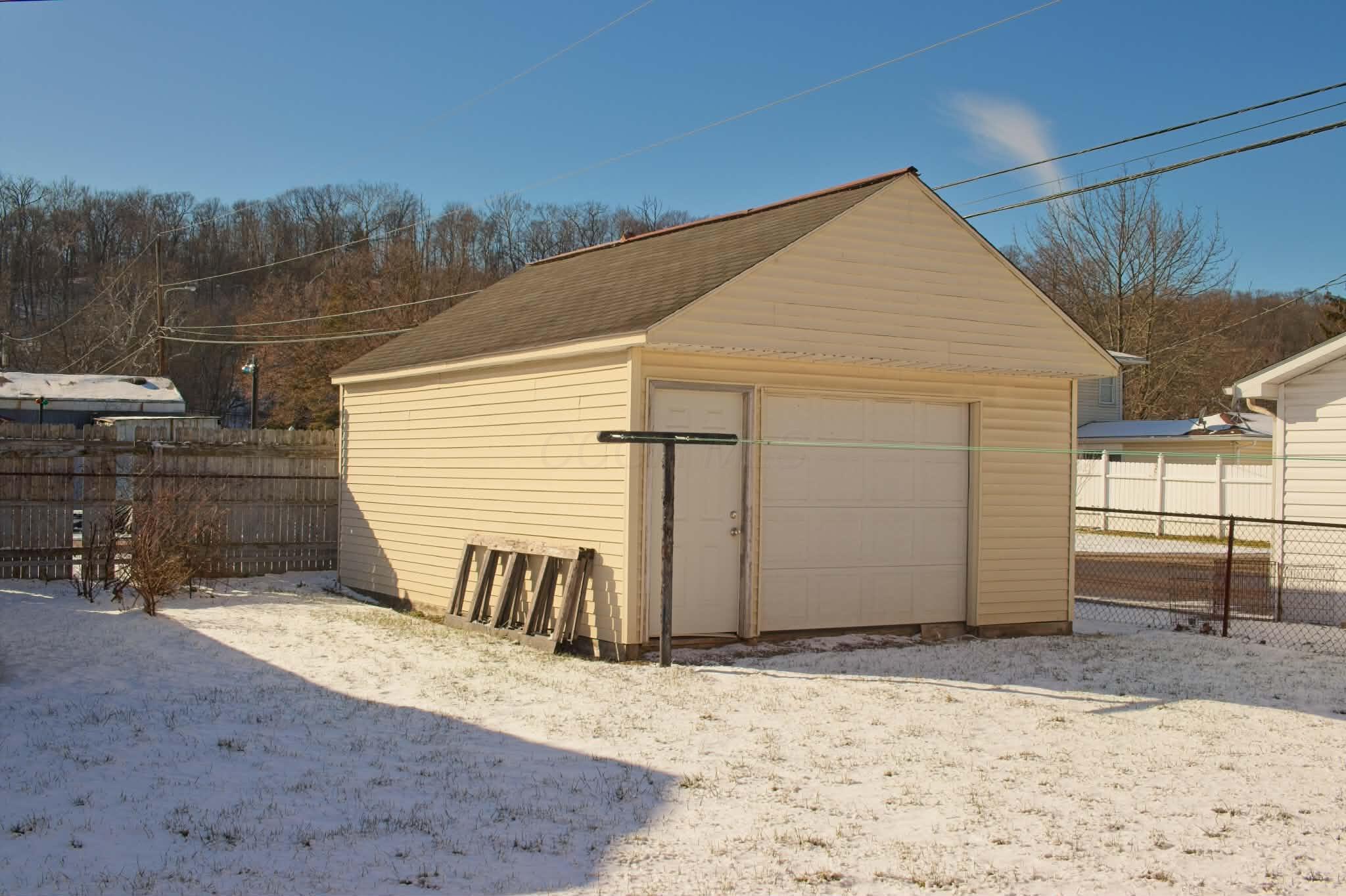 677 Adena Road Chillicothe, OH 45601 - Photo 4 of 12 2e38eaa9-142f-4178-a4ae-11b498379558