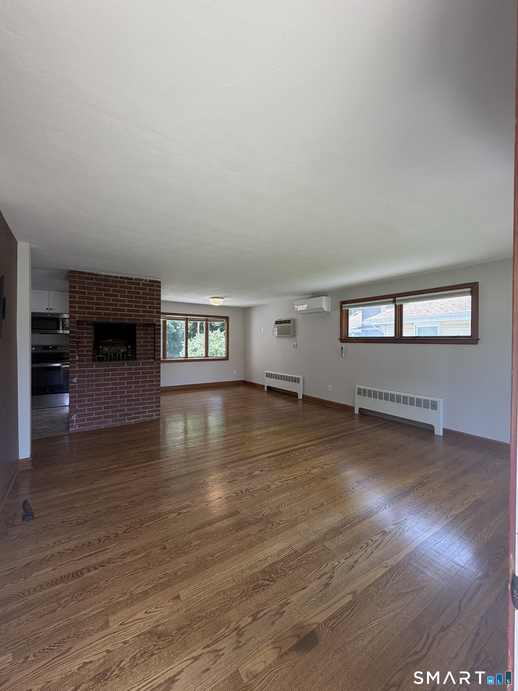 25 Radding Street Manchester, CT 06042 - Photo 4 of 38