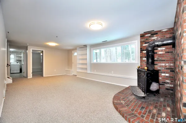 $3,900 | 25 Red Stone Drive, Simsbury, CT 06089