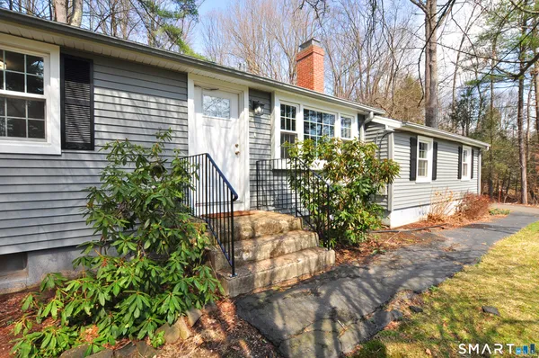 $3,900 | 25 Red Stone Drive, Simsbury, CT 06089