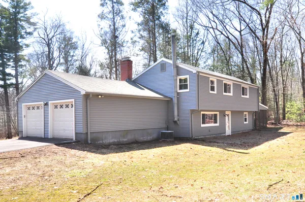 $3,900 | 25 Red Stone Drive, Simsbury, CT 06089