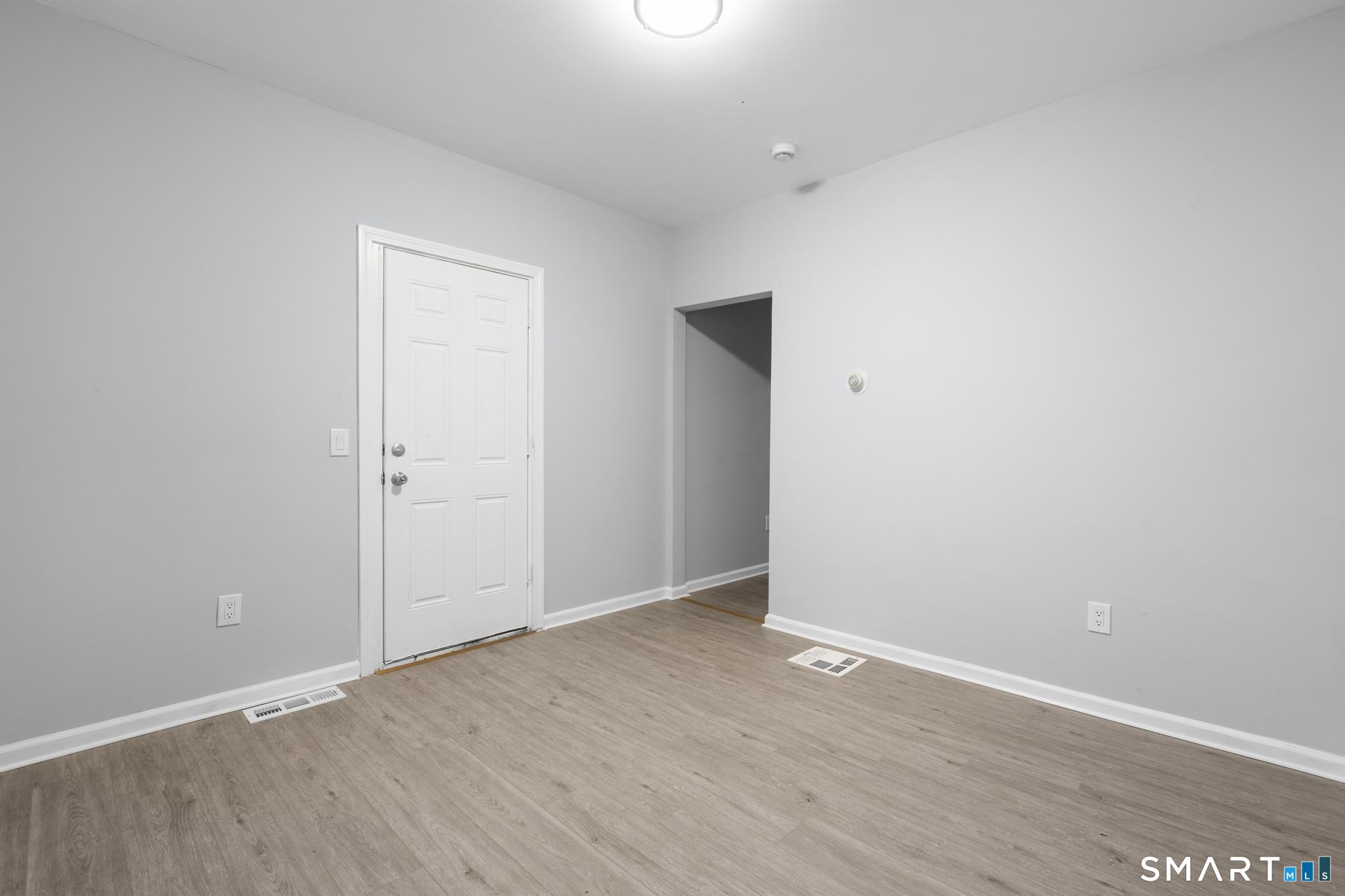 301 Poplar Street Bridgeport, CT 06605 - Photo 10 of 31