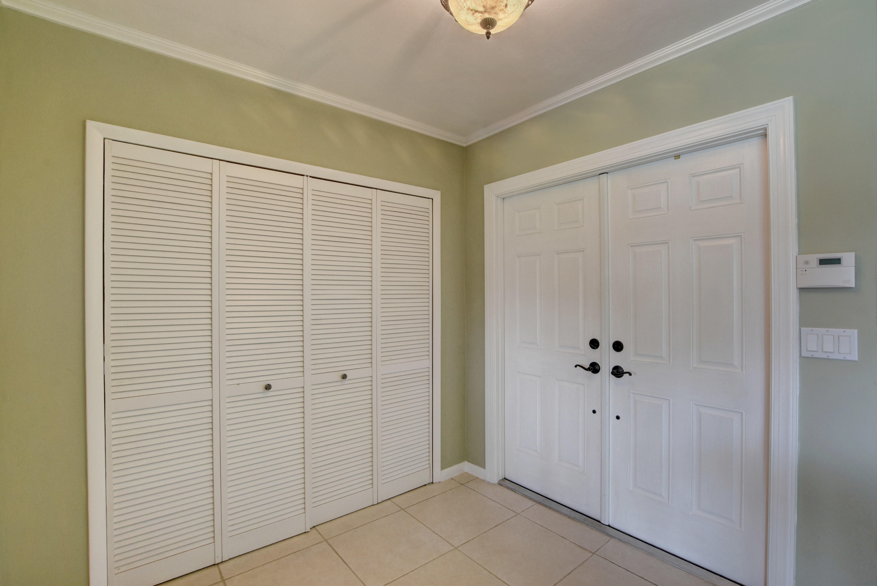 152 Northwest 11th Avenue Boca Raton, FL 33486 - Photo 8 of 33 Foyer
