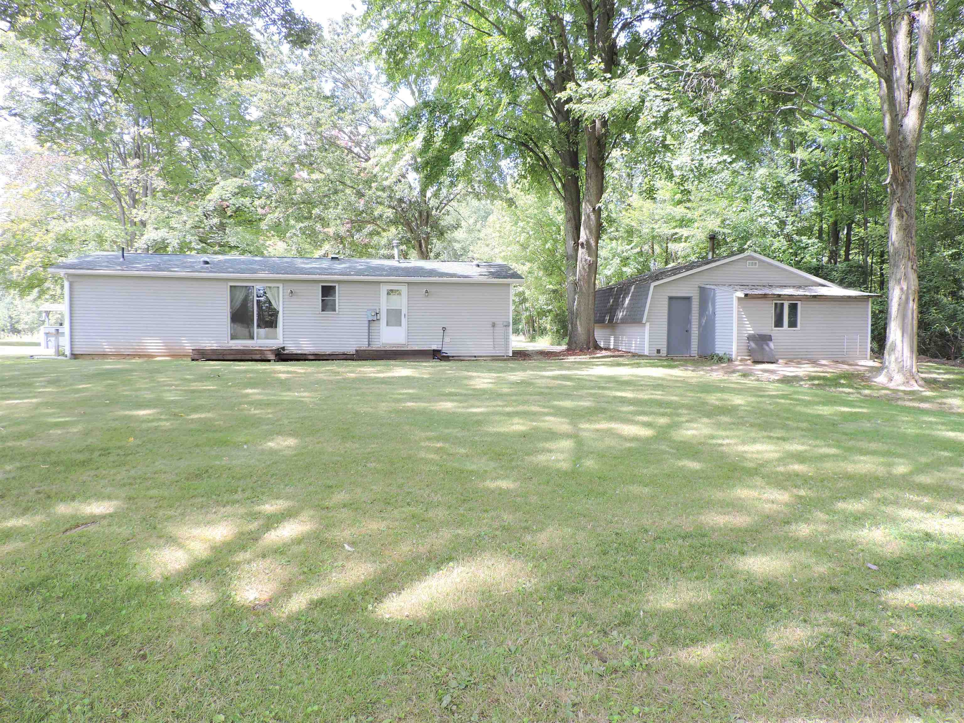 3590 North Carter Road Pinconning, MI 48650 - Photo 4 of 32
