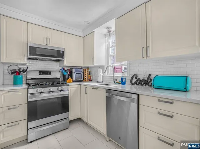 $774,998 | 51 Julia Street, Closter, NJ 07624