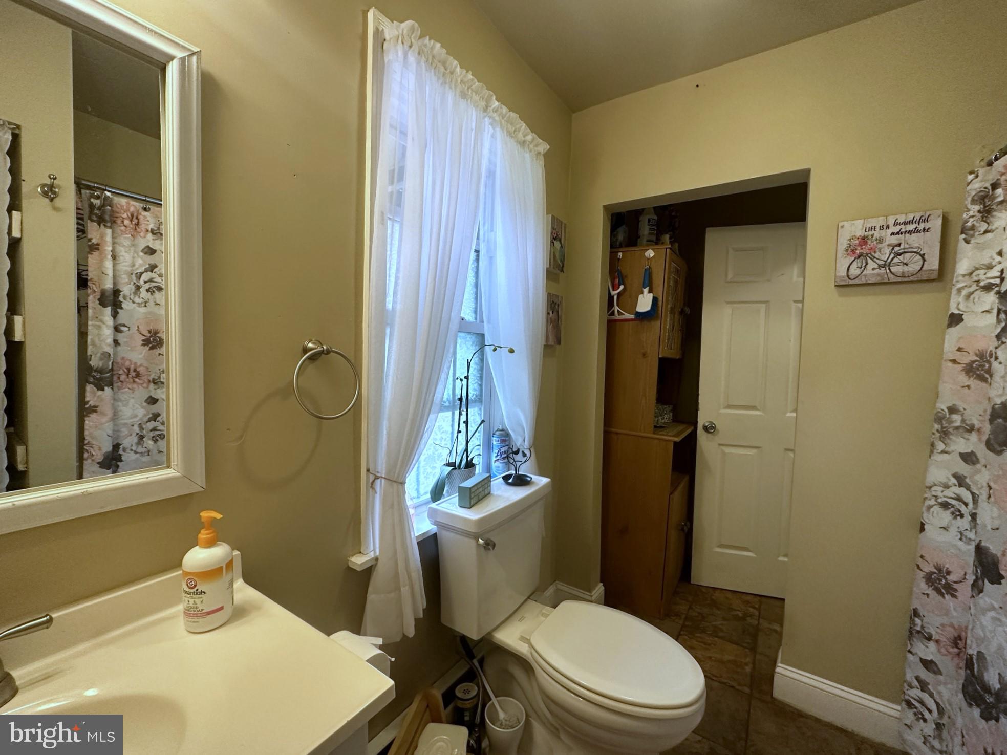 1001 Clements Bridge Road Barrington, NJ 08007 - Photo 15 of 58 1st Floor Apt Bathroom