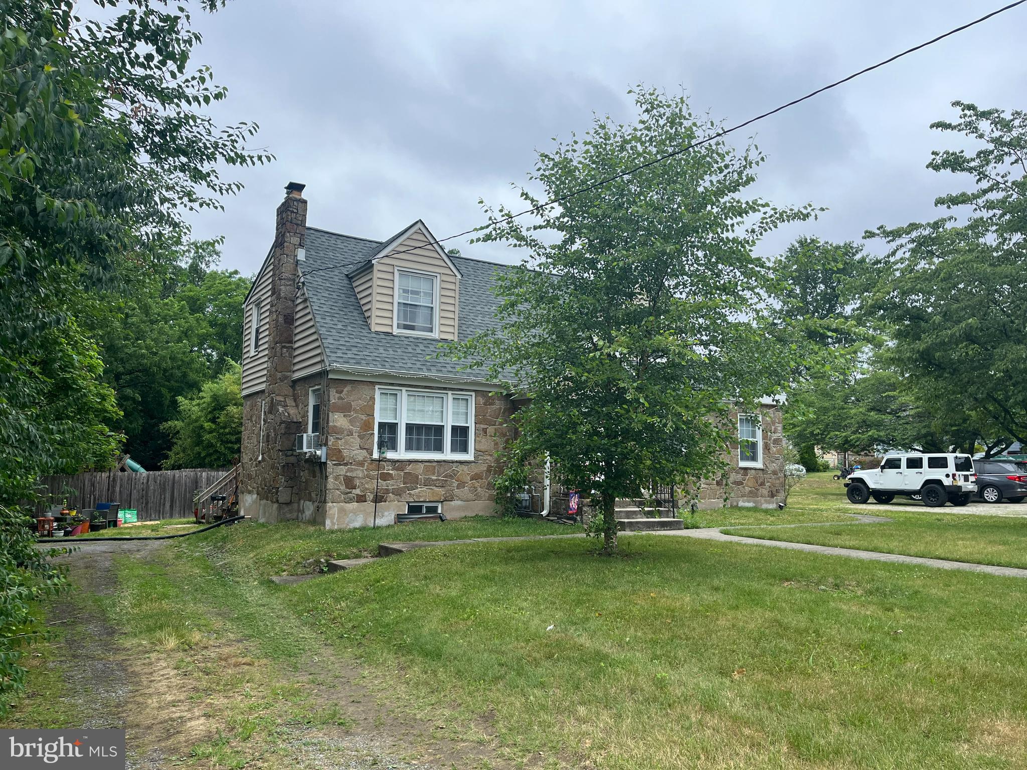 1001 Clements Bridge Road Barrington, NJ 08007 - Photo 2 of 58 Front / Left Side Driveway # 1 from CBR