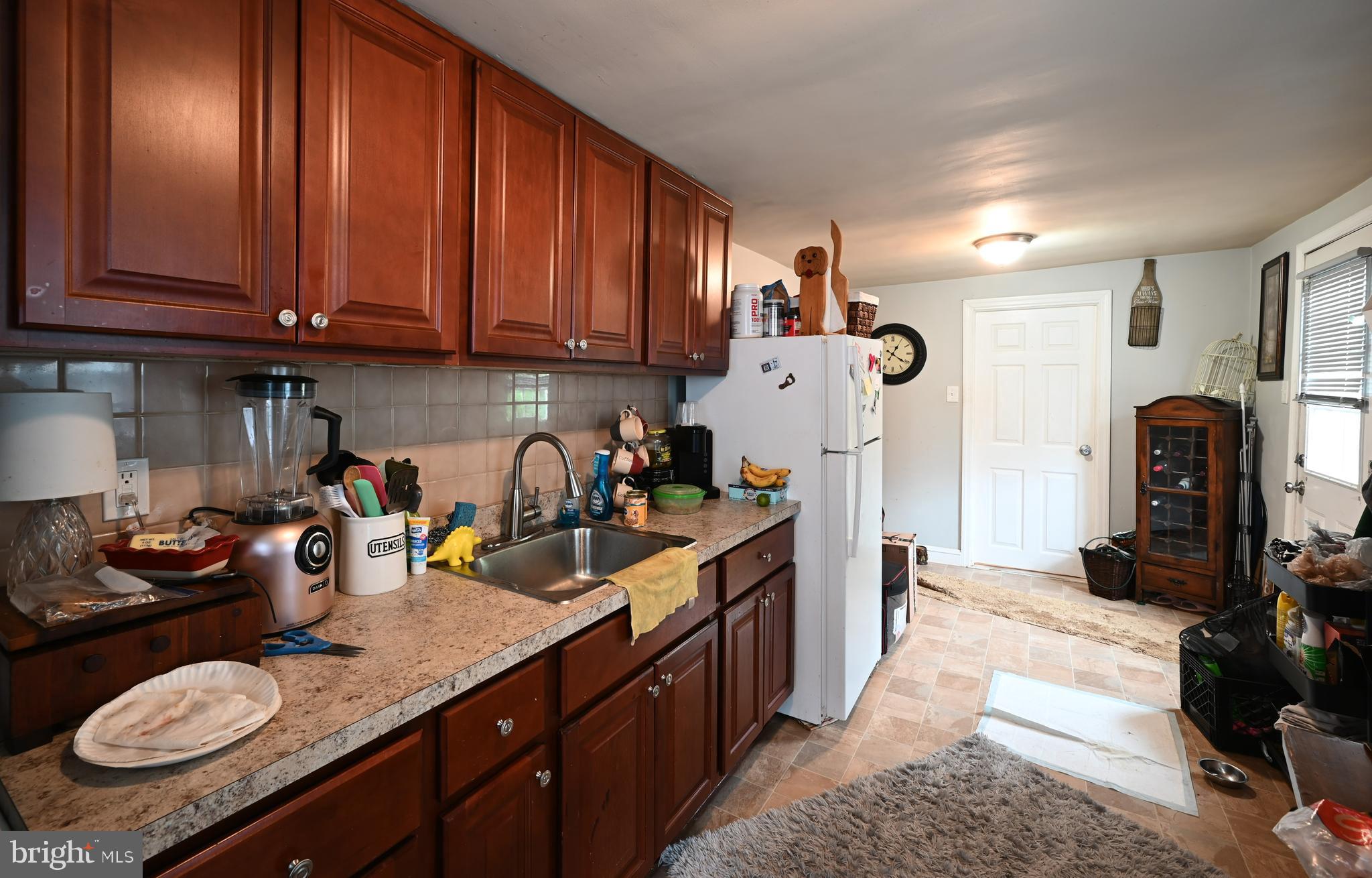 1001 Clements Bridge Road Barrington, NJ 08007 - Photo 27 of 58 2nd Floor Apt Kitchen