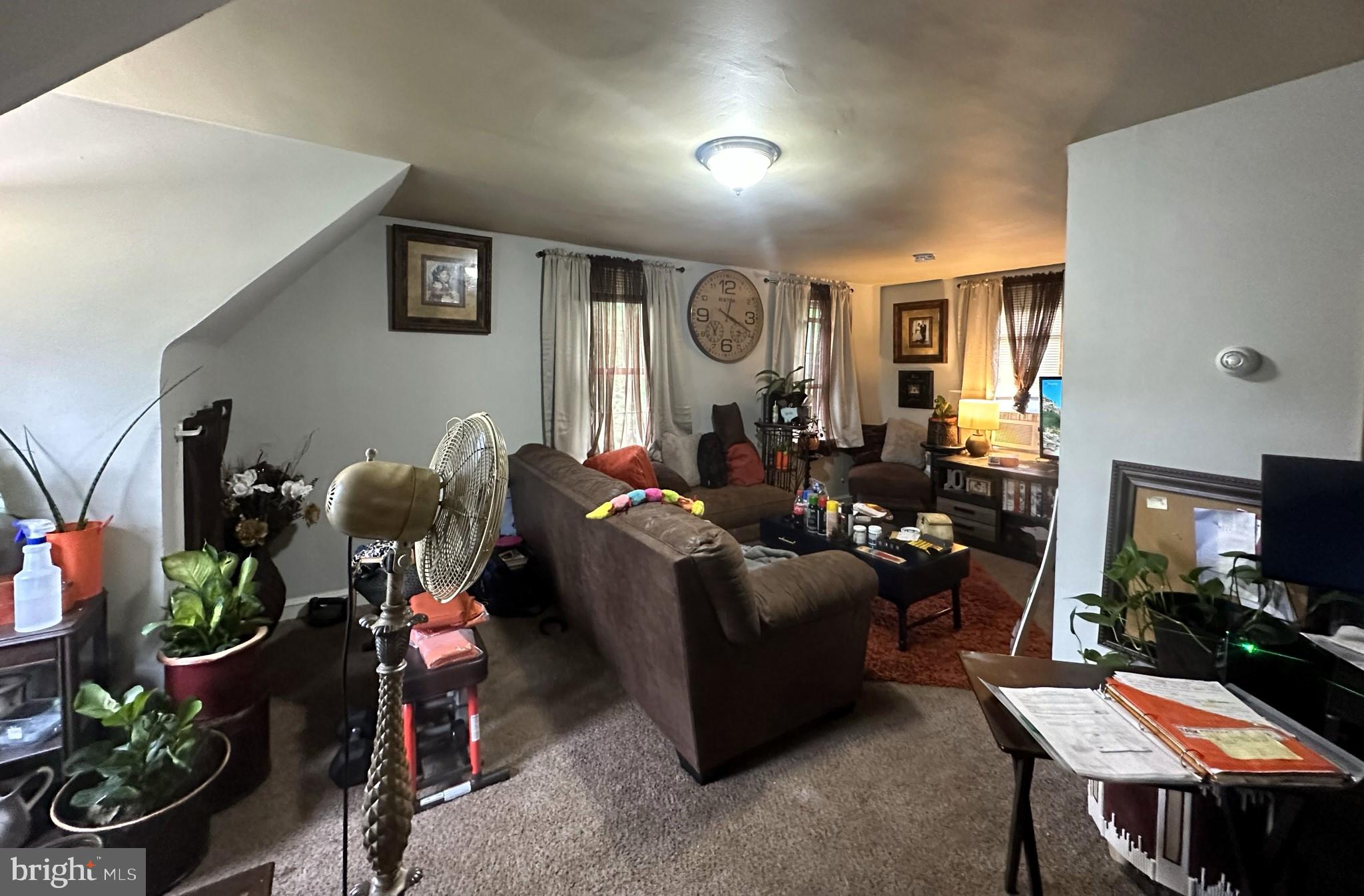 1001 Clements Bridge Road Barrington, NJ 08007 - Photo 32 of 58 2nd Floor Apt Living Room