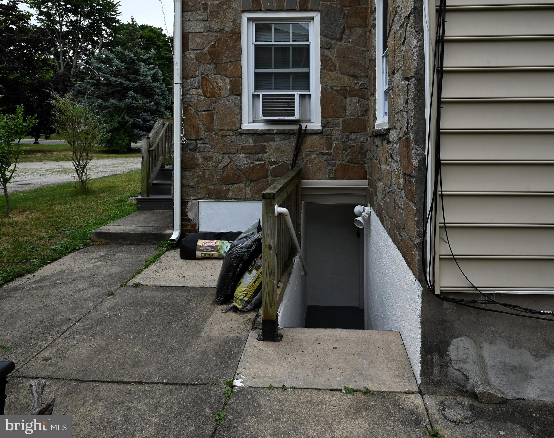 1001 Clements Bridge Road Barrington, NJ 08007 - Photo 58 of 58 Outside Steps in Back to Basement
