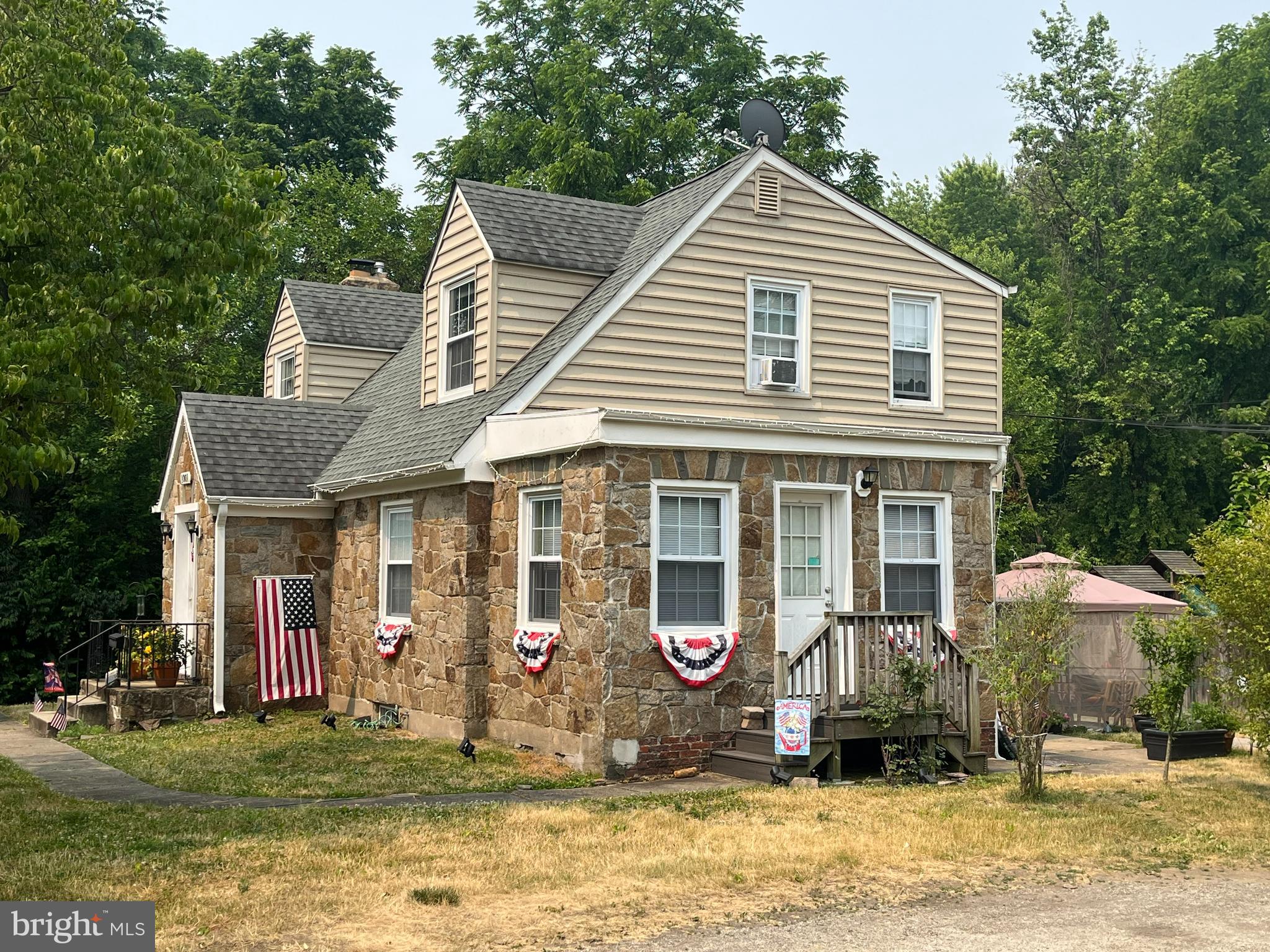 1001 Clements Bridge Road Barrington, NJ 08007 - Photo 8 of 58 Right Side / Front