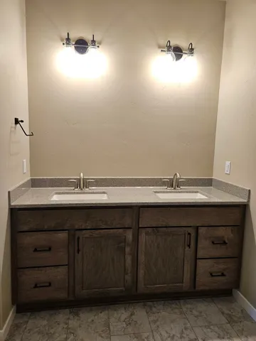 $519,900 | 3711 Newcastle Drive, Janesville, WI 53546