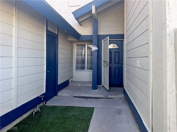 $2,300 | 3129 Floral Vista Avenue, Henderson, NV 89014