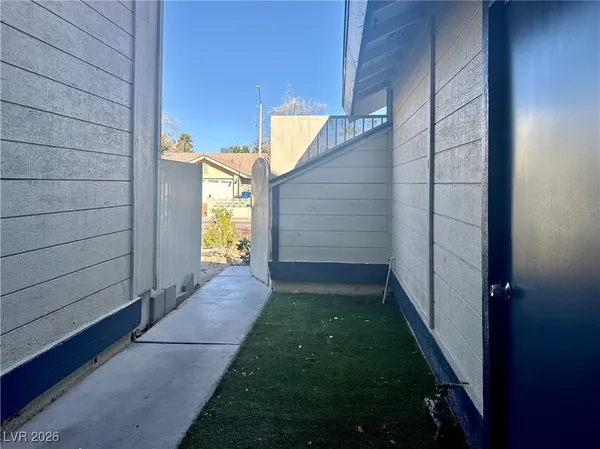 $2,300 | 3129 Floral Vista Avenue, Henderson, NV 89014