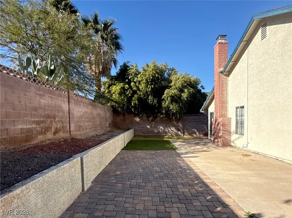 $2,300 | 3129 Floral Vista Avenue, Henderson, NV 89014