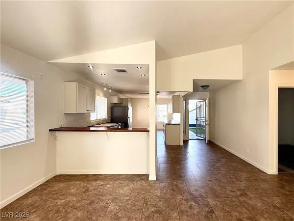 $2,300 | 3129 Floral Vista Avenue, Henderson, NV 89014