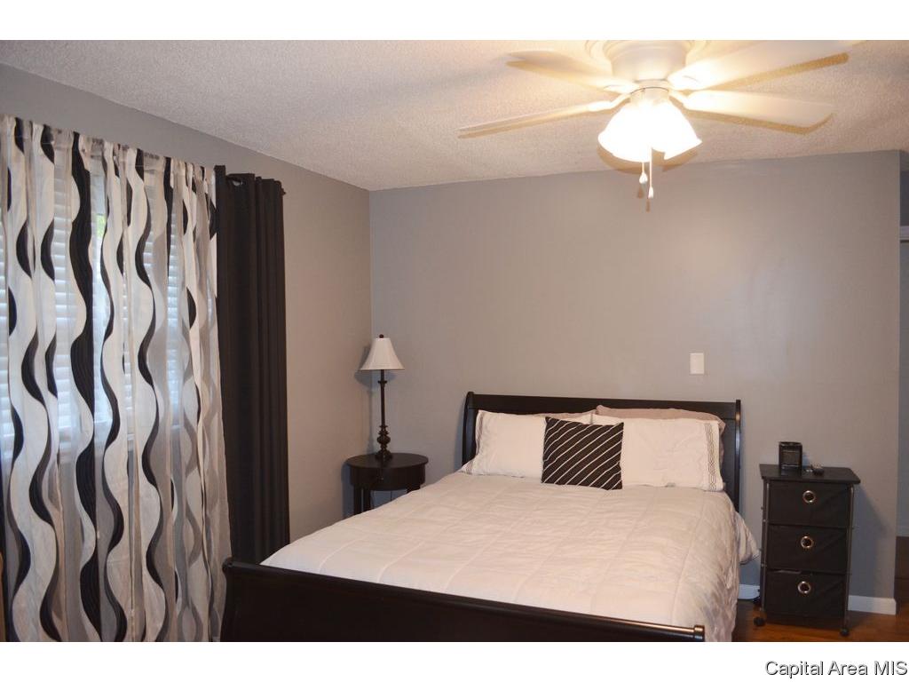 4147 Pickfair Road Springfield, IL 62703 - Photo 5 of 25