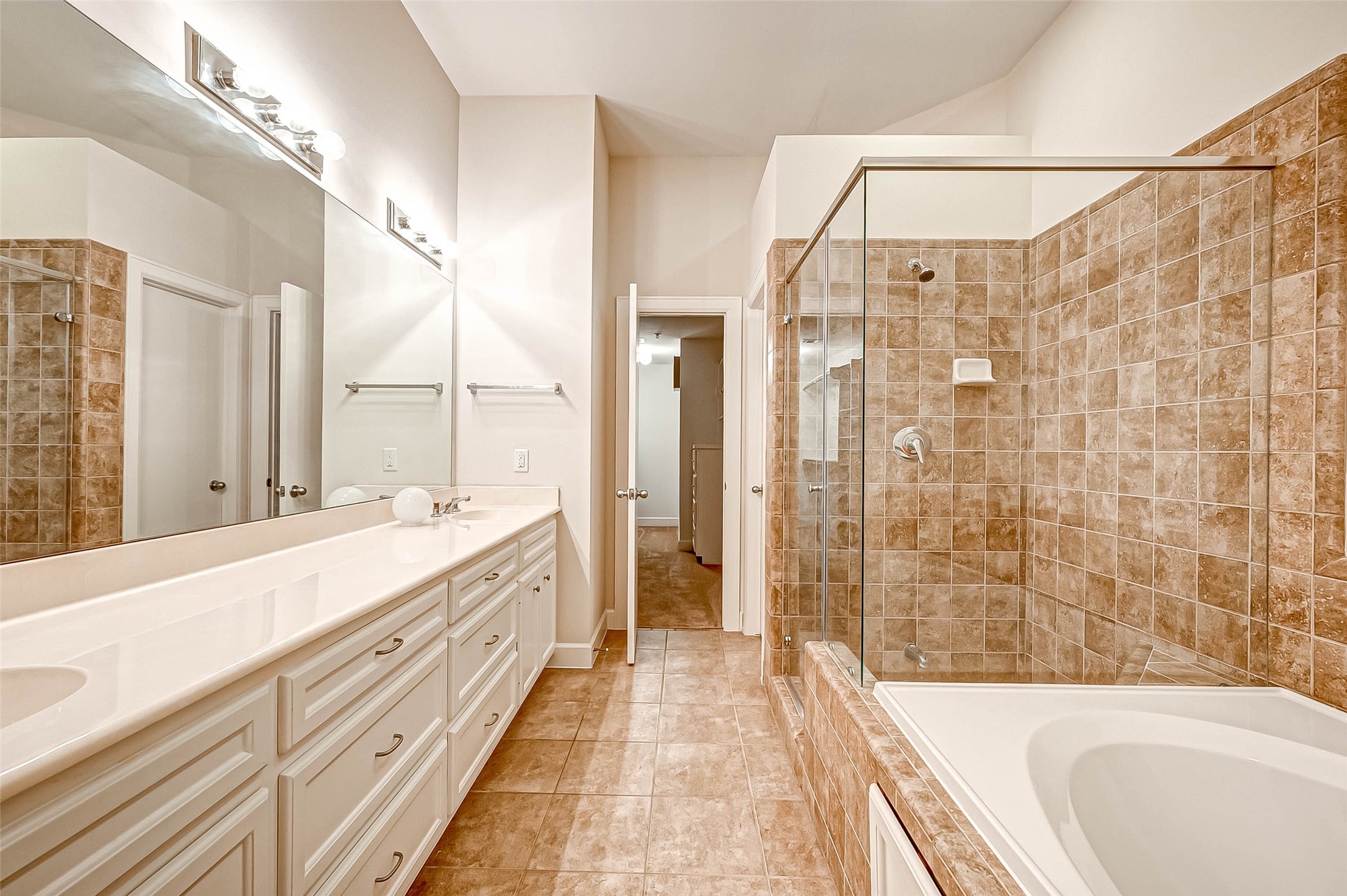 2710 Hullsmith Drive, Unit 102 Houston, TX 77063 - Photo 11 of 16