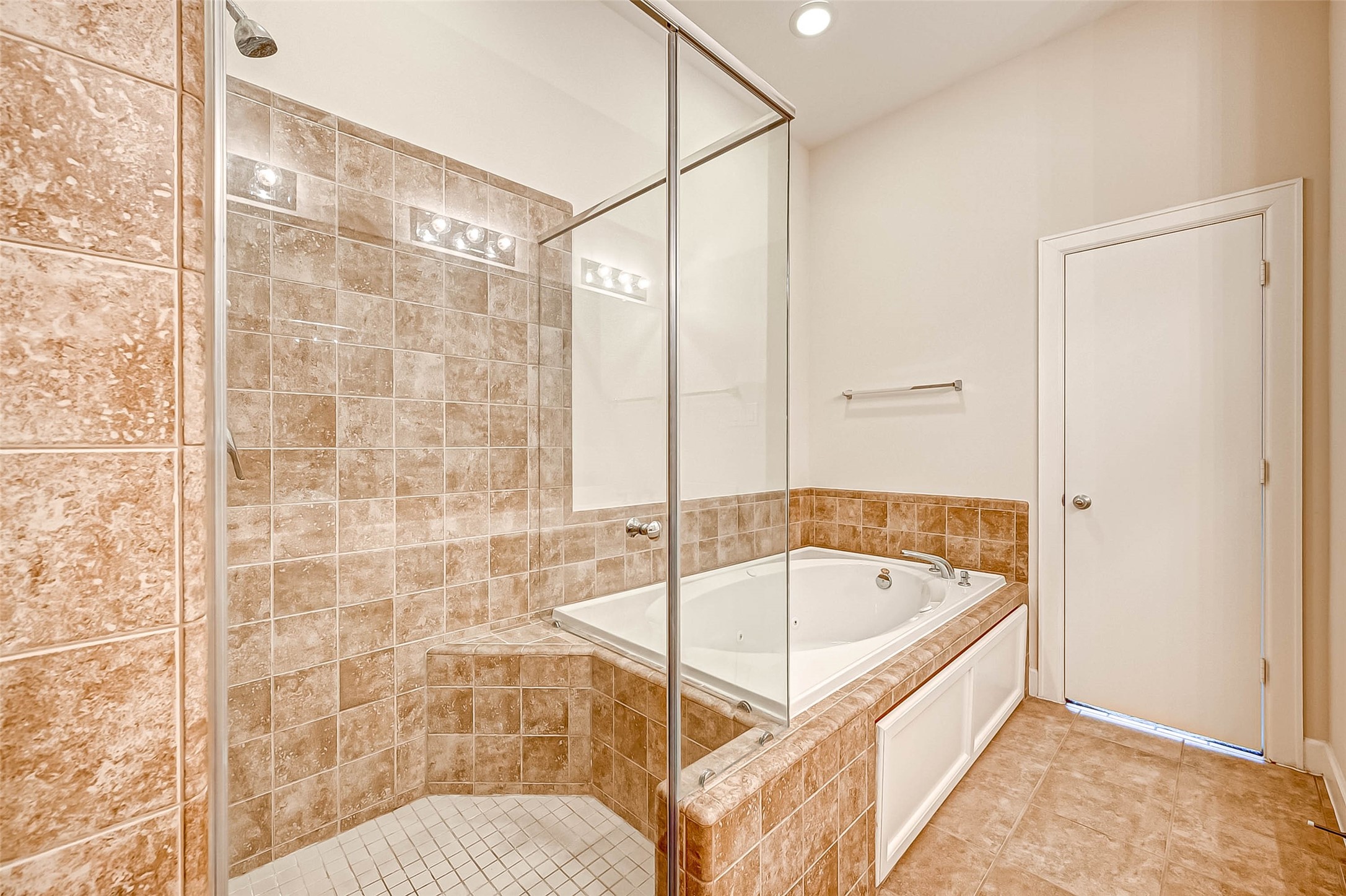 2710 Hullsmith Drive, Unit 102 Houston, TX 77063 - Photo 13 of 16