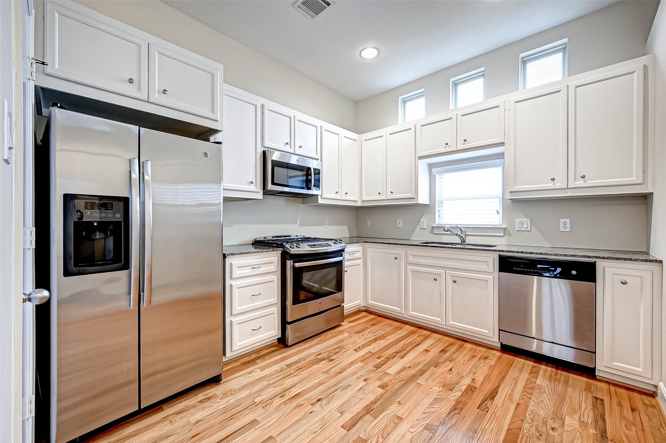 2710 Hullsmith Drive, Unit 102 Houston, TX 77063 - Photo 5 of 16