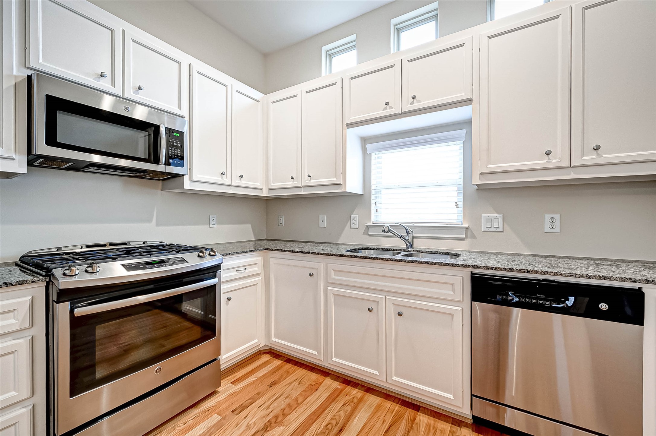 2710 Hullsmith Drive, Unit 102 Houston, TX 77063 - Photo 8 of 16