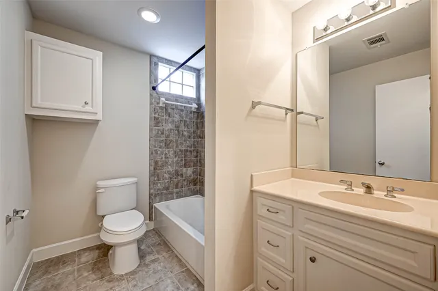 $1,800 | 2710 Hullsmith Drive, Unit 102, Houston, TX 77063