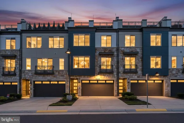 $899,900 | 2840 Red Star Lane, Alexandria, VA 22303