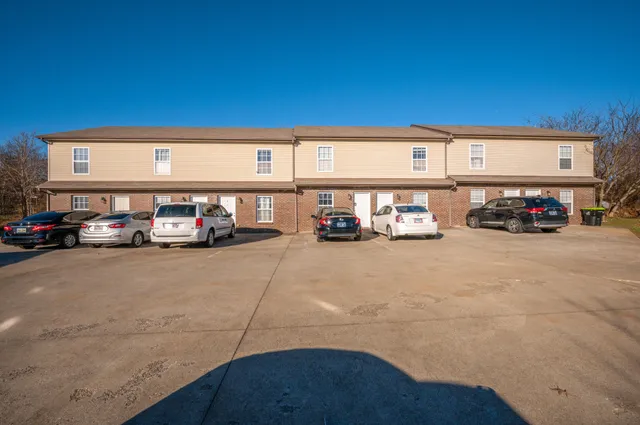 $990,000 | 525 Patriot Park Court, Clarksville, TN 37042