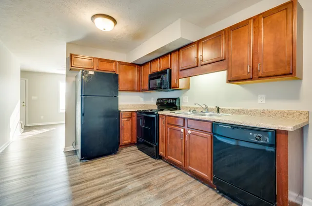 $990,000 | 525 Patriot Park Court, Clarksville, TN 37042