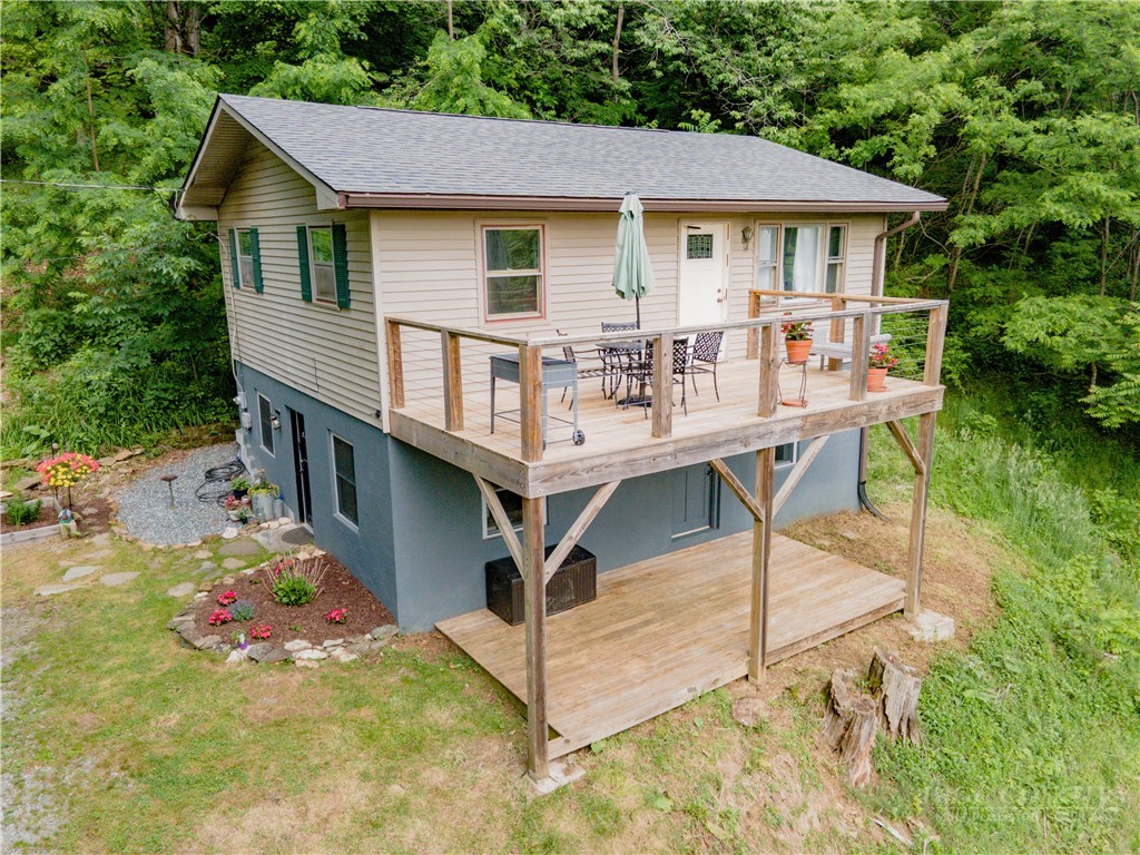 280 Lynn Hill Road Boone, NC 28607 - Photo 4 of 46