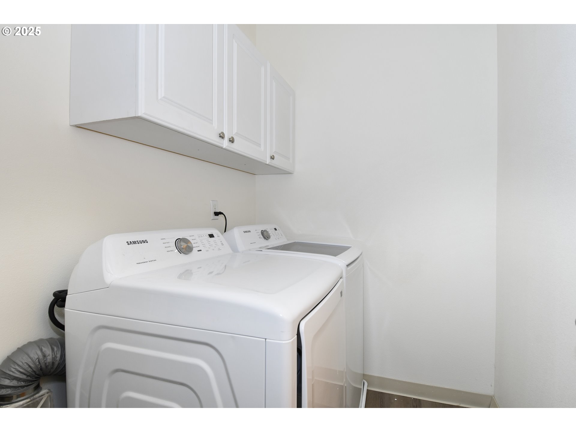 35550 Edie's Way St. Helens, OR 97051 - Photo 13 of 34 a utility room with dryer and washer