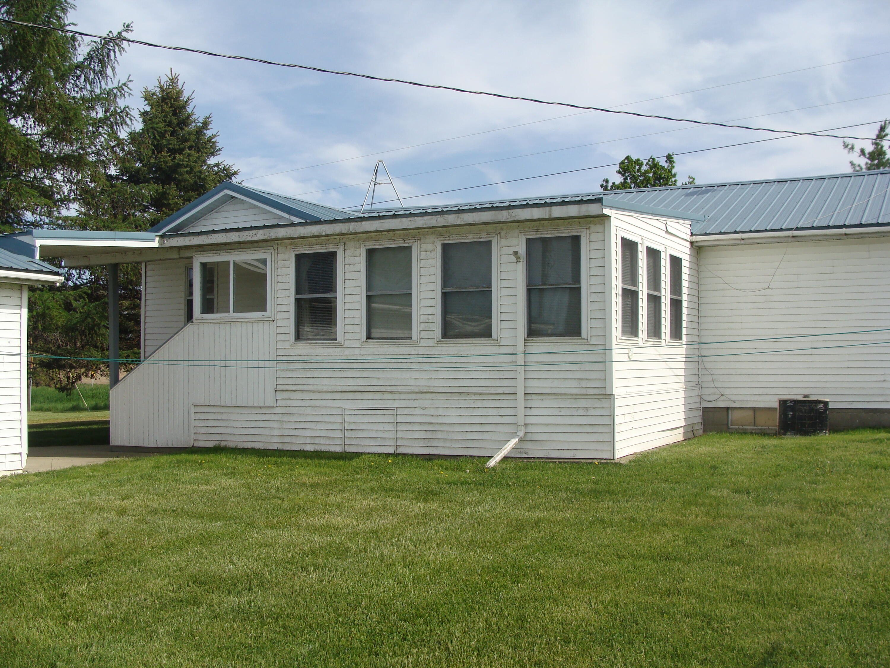 8415 Borden Road Muir, MI 48860 - Photo 9 of 28 DSC07950