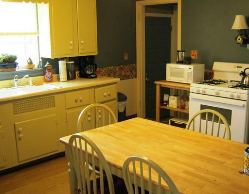 200 Colfax Street Springdale, PA 15144 - Photo 3 of 15 Kitchen.