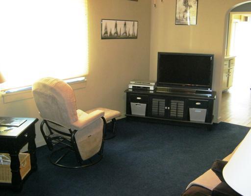 200 Colfax Street Springdale, PA 15144 - Photo 7 of 15 Living Room.