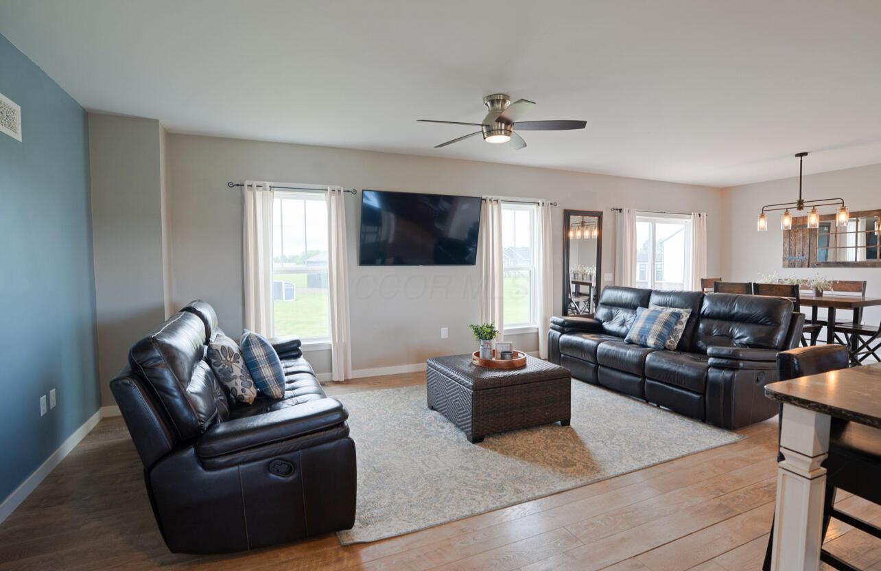 3464 South County Line Road Johnstown, OH 43031 - Photo 11 of 36 9 - Living Room 1
