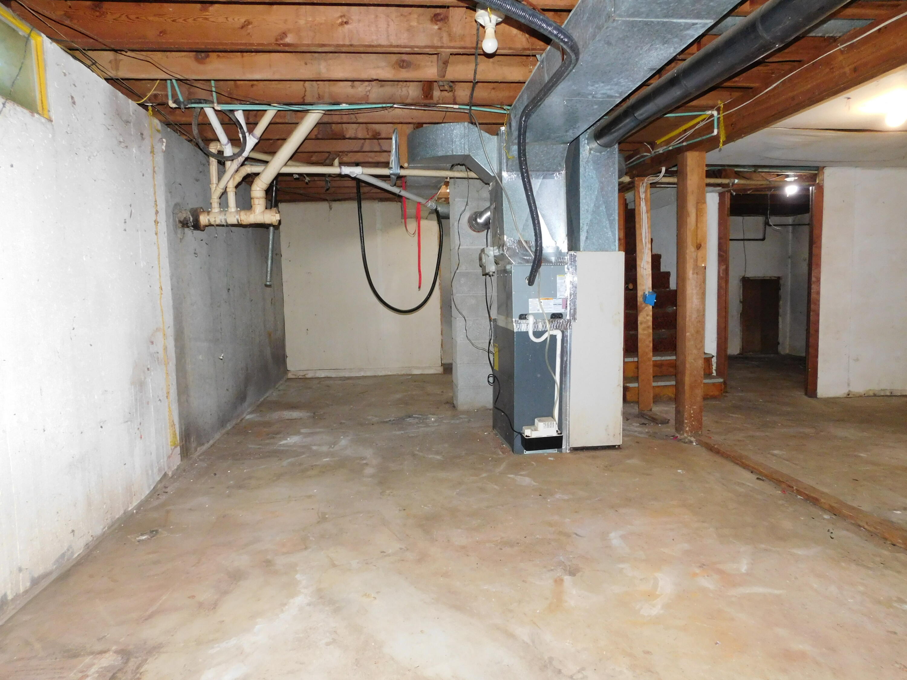 920 East Hoffman Street Three Rivers, MI 49093 - Photo 19 of 25 DSCN8803