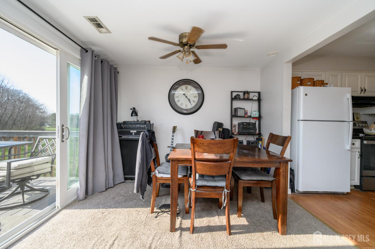127 Chaucer Road Mount Laurel, NJ 08054 - Photo 22 of 43 a view of a dining room with furniture clock and front door