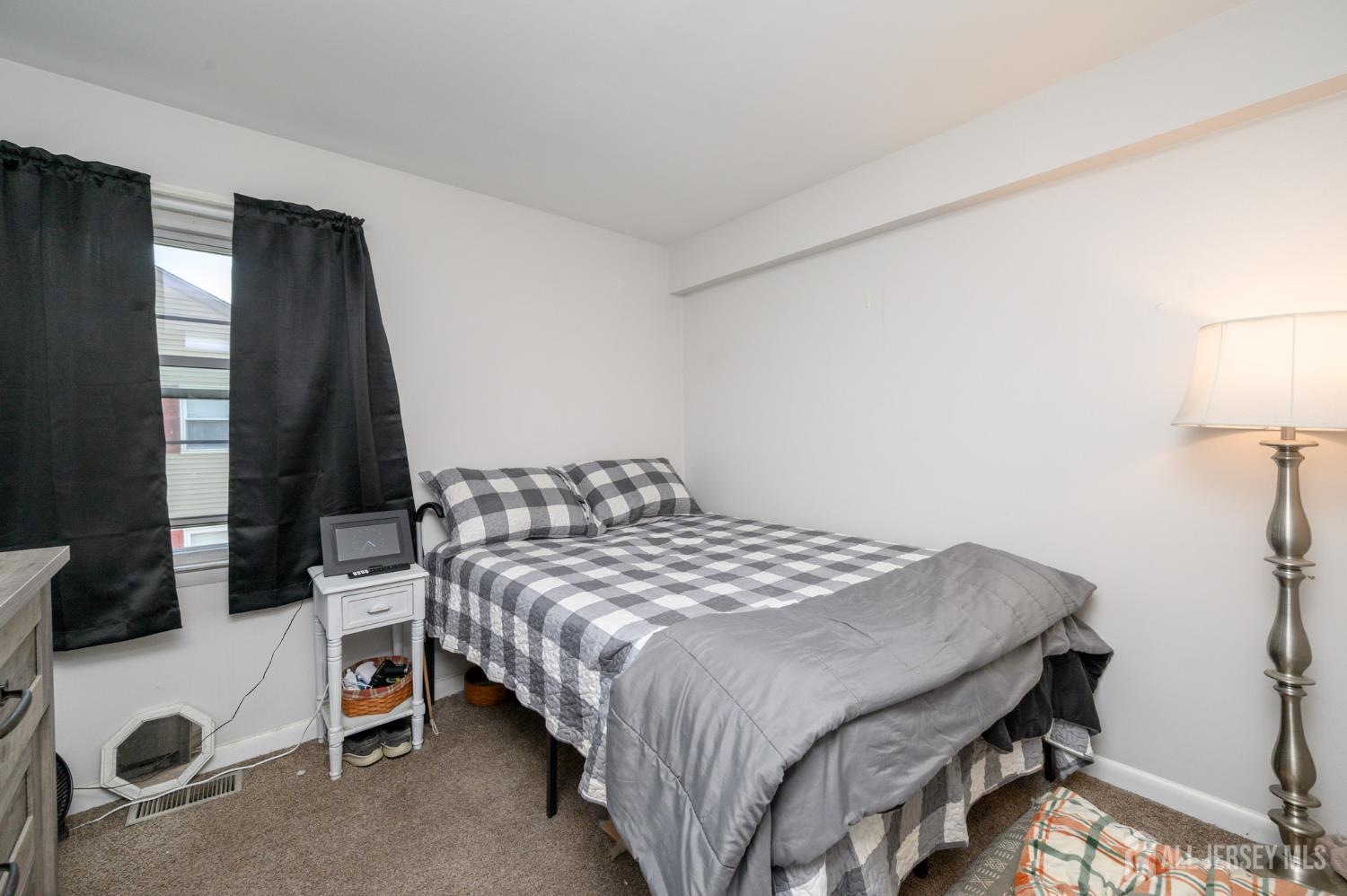 127 Chaucer Road Mount Laurel, NJ 08054 - Photo 33 of 43 a bedroom with a bed and a window