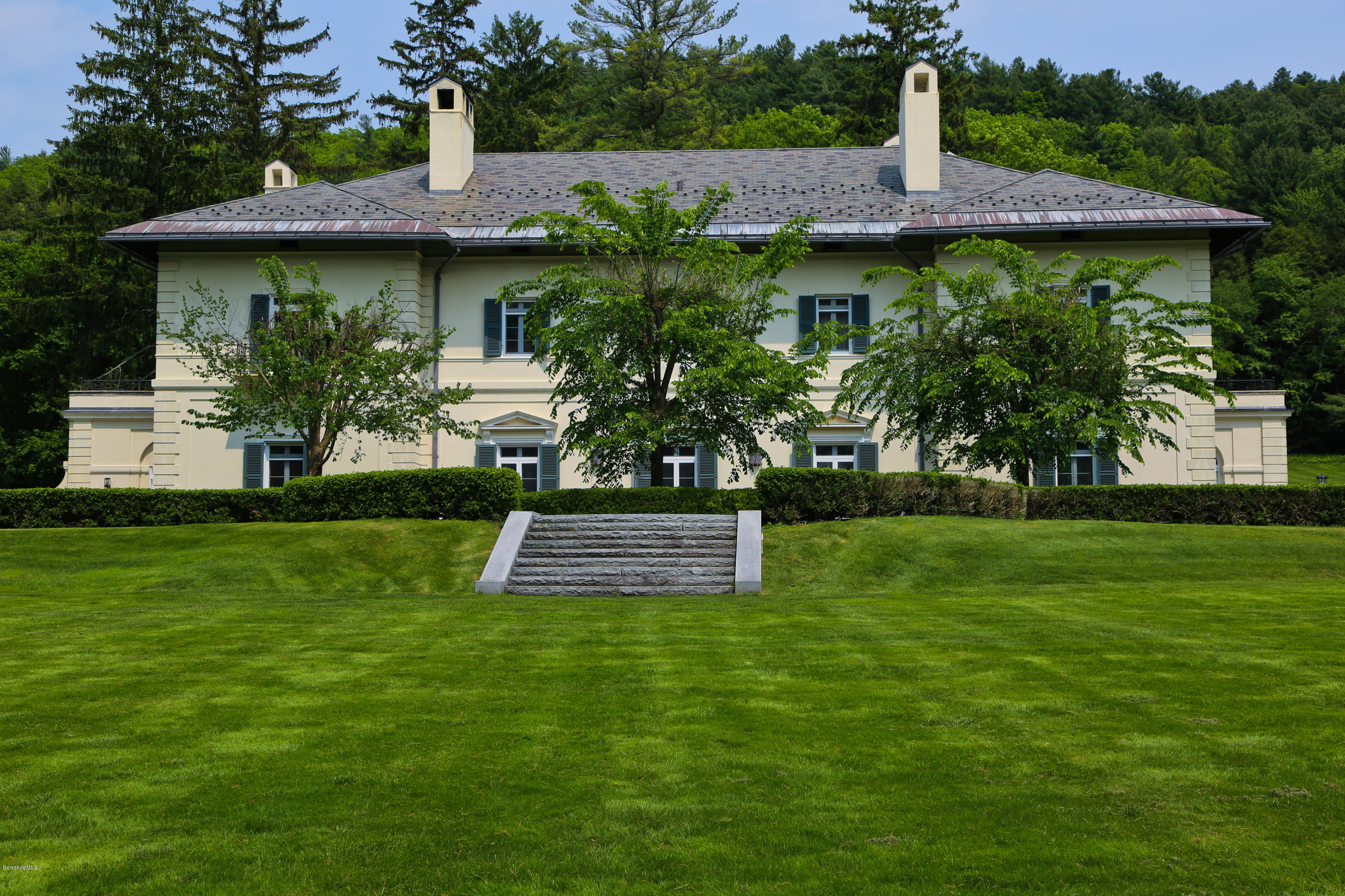 3 Ice Glen Road Stockbridge, MA 01262 - Photo 1 of 44 5pic